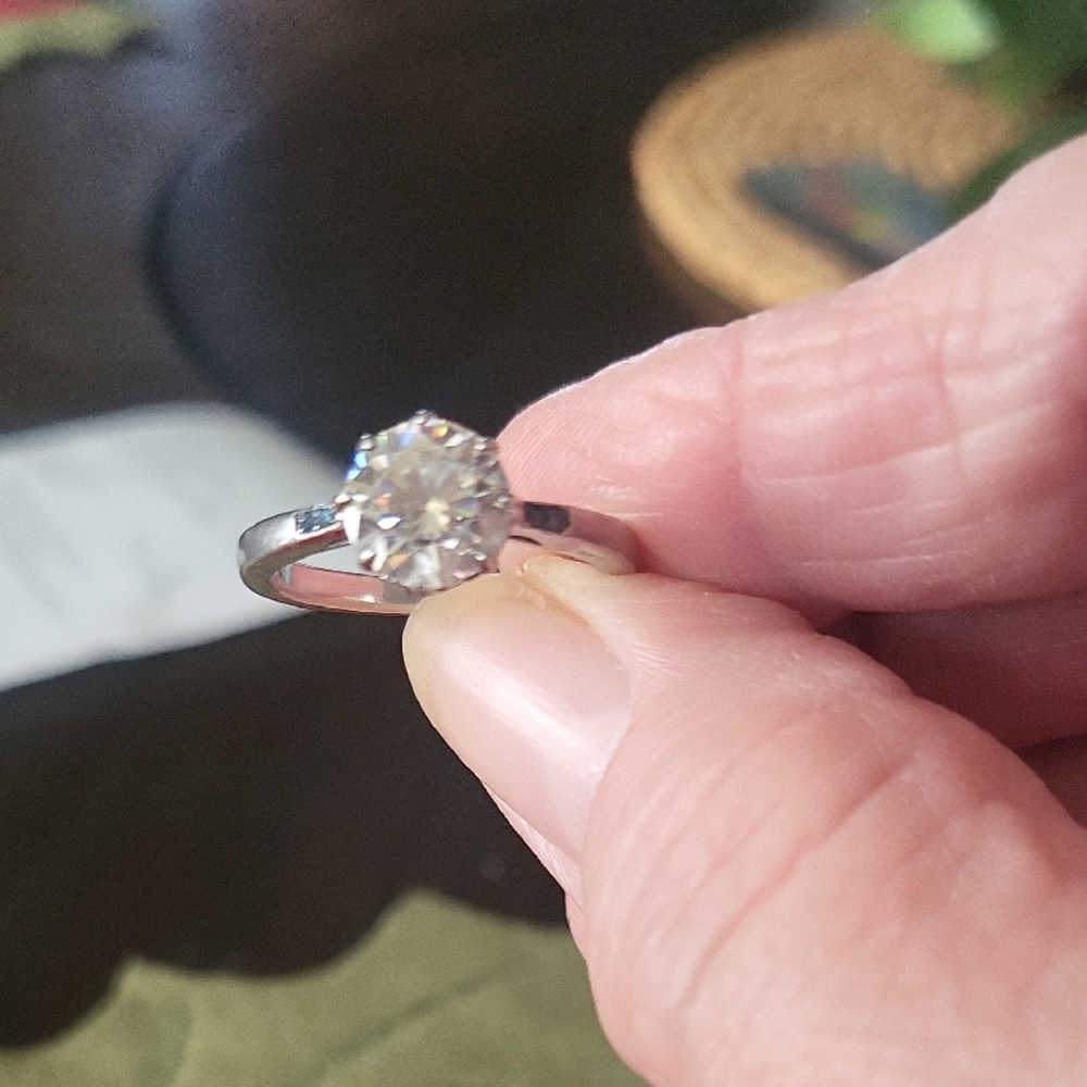 Beauitful Strontium Titanate W/blue Diamond Ring Size 8
